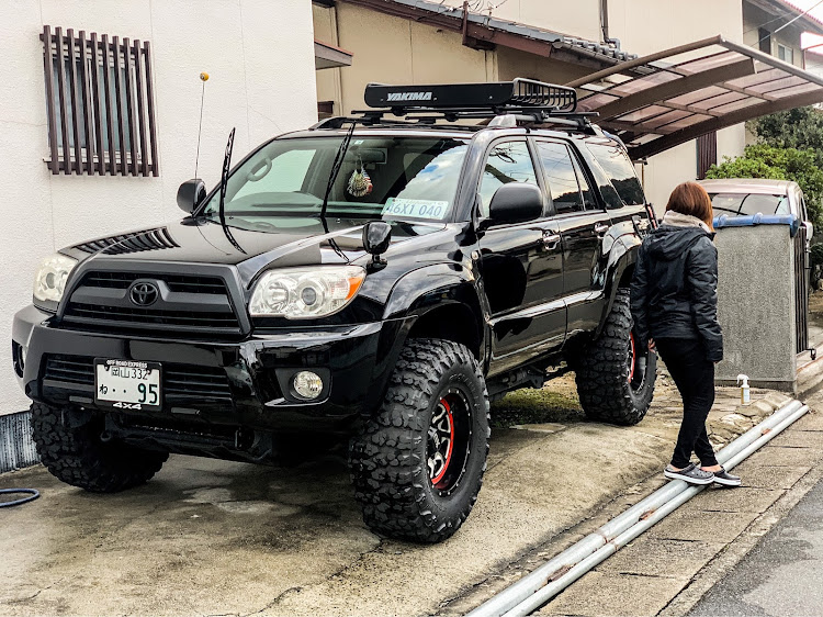 本日の新入庫。 215サーフSSR-X4WD最終型 19年式12万キロ！ 乗り出し価格がなんと199.8万円！