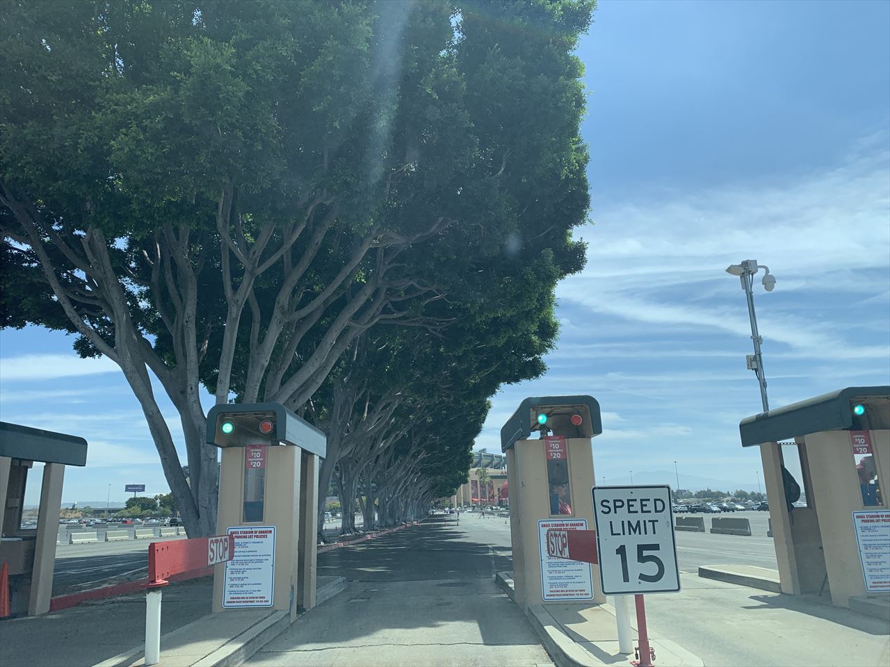 エンゼルスタジアム 駐車場について –