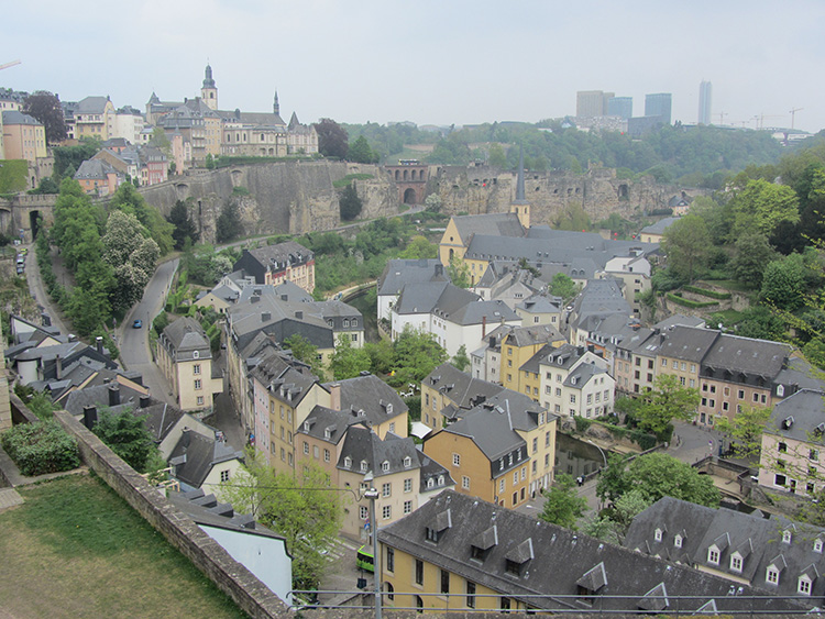 ルクセンブルク＜B＞「母の日のリストランテ」ちょっとまじめにソムリエ試験対策こーざ英国・ルクセンブルク