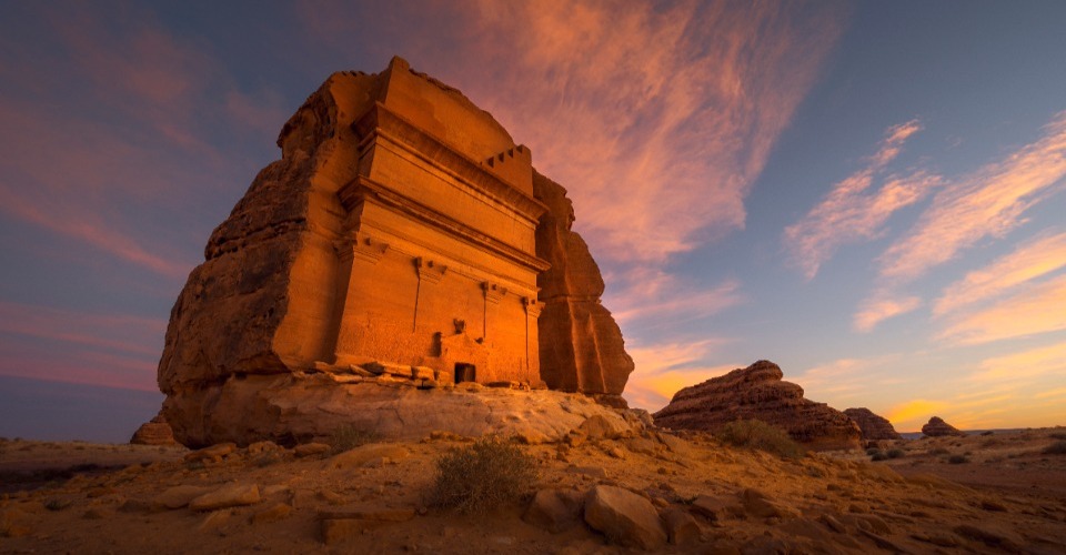 ドバイはどこにあるの？国なのか？ドバイの場所や日本との距離を解説 - JCME