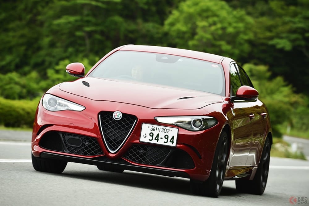 前の車に「貼ってあったら要注意」初心者マーク以外にもあるよ。絶対に覚えておきたい3種類のマークとは。│月刊自家用車WEB - 厳選クルマ情報