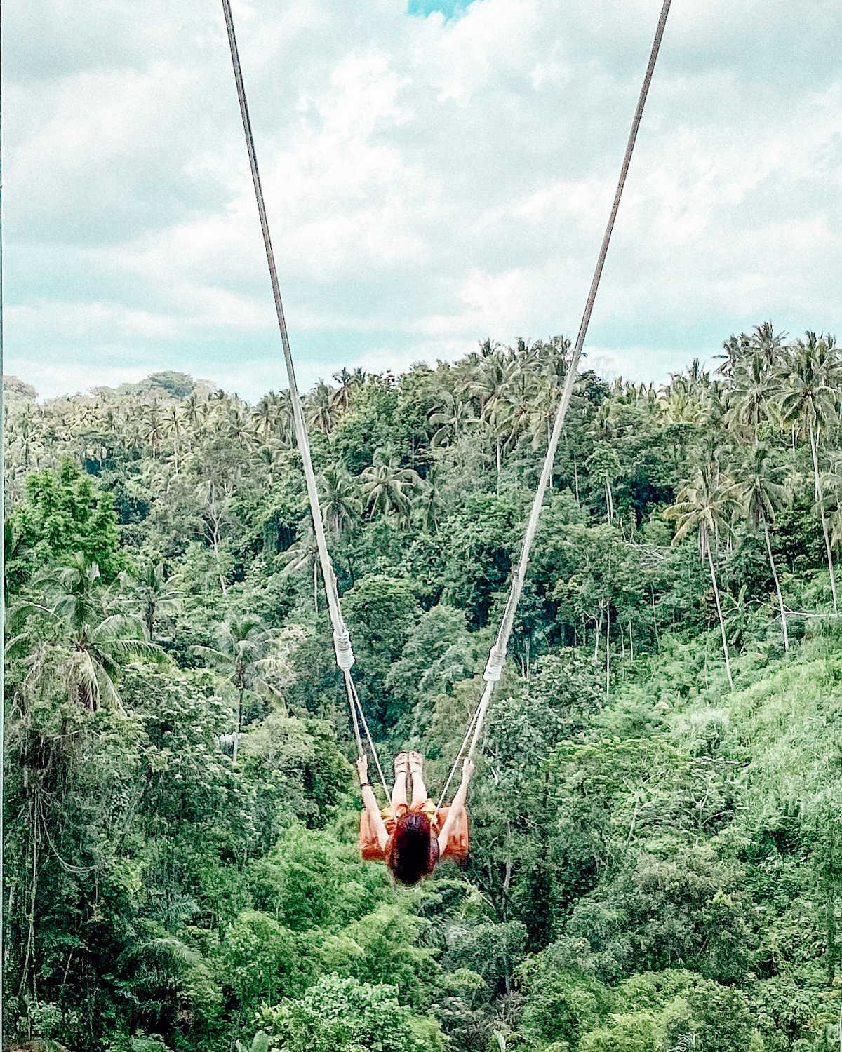 インドネシア・バリ島ウブドにある絶景ブランコ「バリスイング」がSNS映えするので行ってみよう。トリドリ