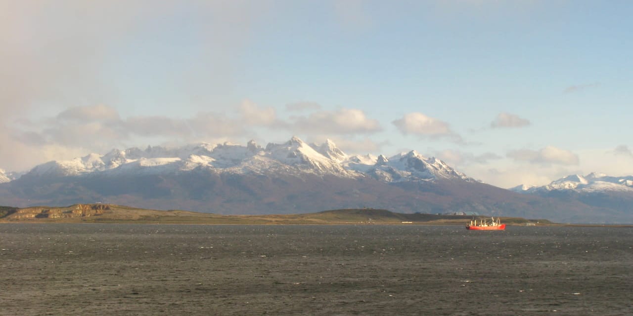 地球最南端の市・南米「ウシュアイア」は観光客だらけ藻谷浩介の世界「来た・見た・考えた」藻谷浩介毎日新聞「経済プレミア」