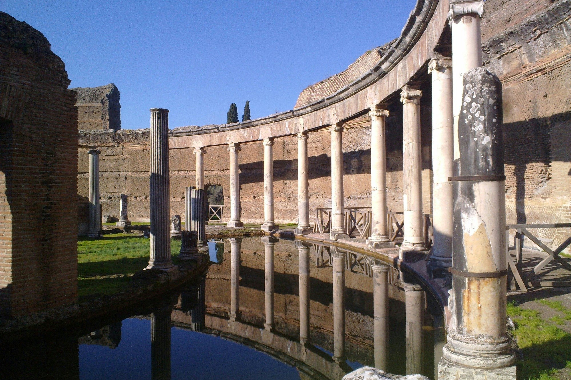 Villa Adriana ヴィラ・アドリアーナただ今成長中、発展途上