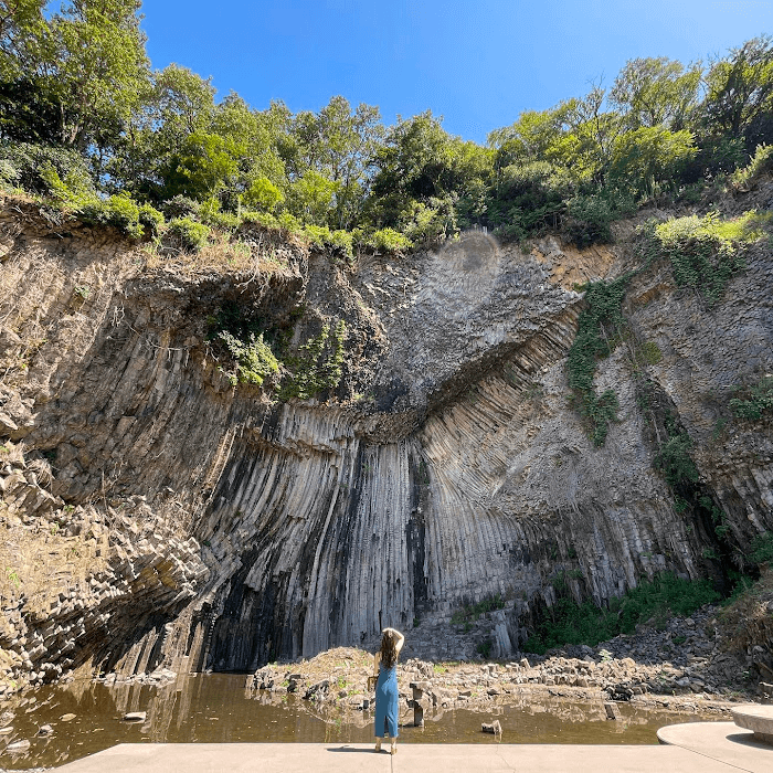 名水百選の清流・千種川で川遊び。穴場の三室の滝で滝遊びも！口コミ公式 兵庫県観光サイト HYOGO!ナビ知っておきたい観光 情報が盛りだくさん