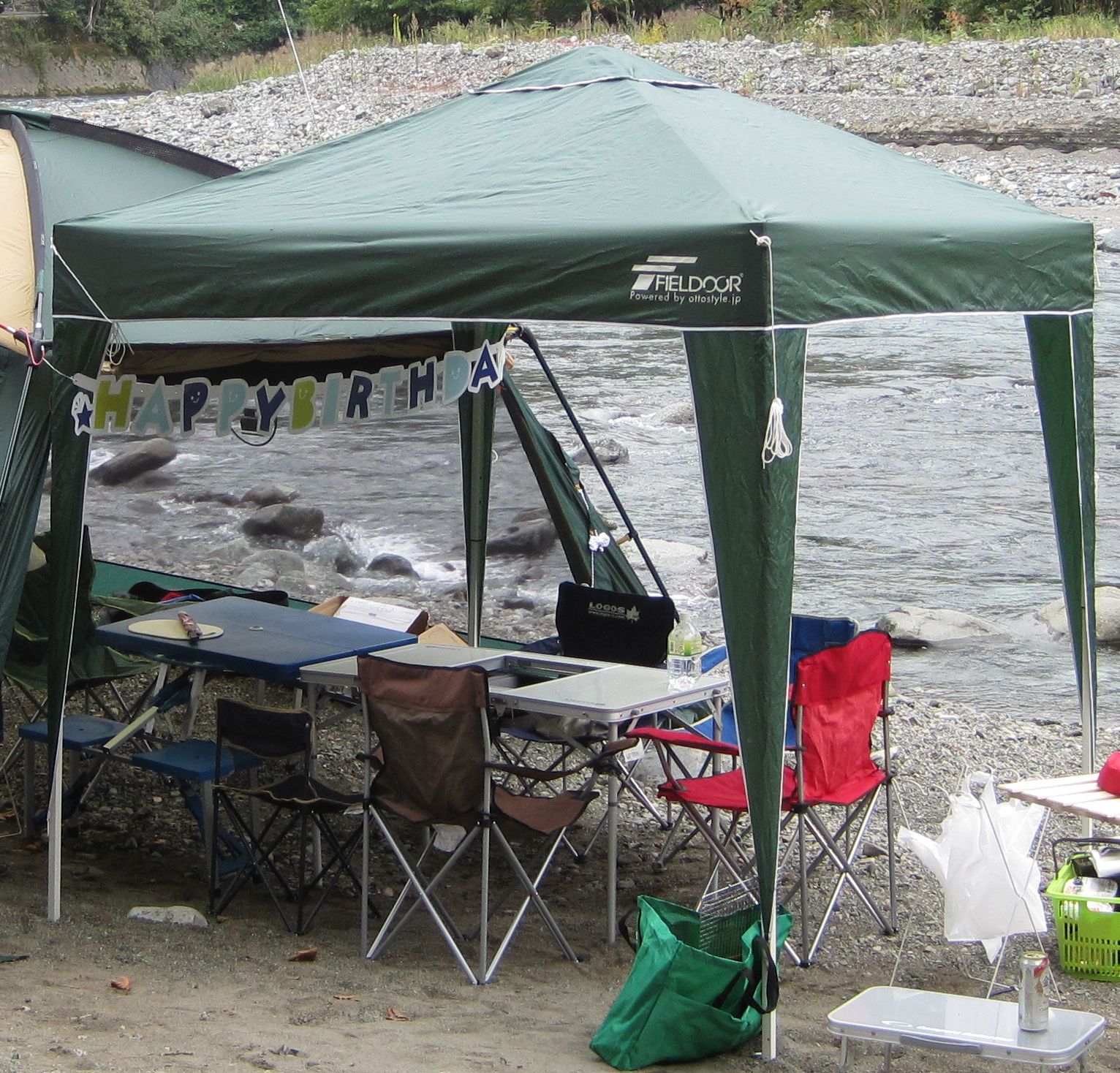 ソロキャンプにおすすめのタープを厳選！メリットや選び方も解説タープ・シェルターBE-PAL キャンプ、アウトドア、自然派生活の情報源ビーパル