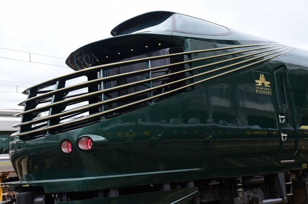 TRAIN SUITE 四季島』スイートに泊まる豪華列車の旅タビックス