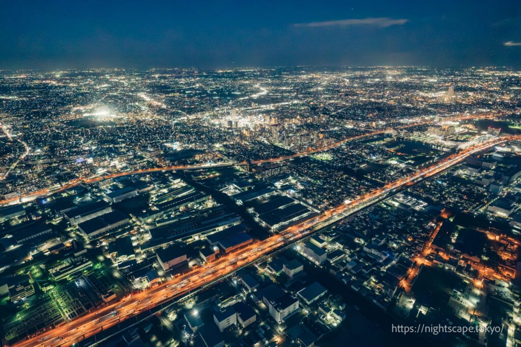東京スカイツリーと東京タワー、渋谷・新宿の繁華街へリコプター遊覧 東京夜景周遊コース40分ヘリコプター・セスナの貸切遊覧ツアーはISAトラベル