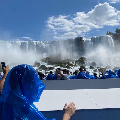 ナイアガラの滝観光 カナダ・アメリカレインボーブリッジで国境を渡るつきらいふ in