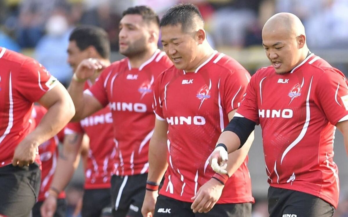 事故：ラグビー代表選手、車下敷きになり軽傷 主将が救助毎日新聞