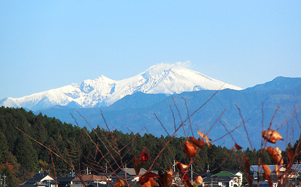 談合坂サービスエリア上り平地から山の展望