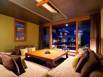 星のや軽井沢 満天の星のもと、貸し切りの空間で大切な人と過ごす「森のほとりcafe&bar ～氷上の星空特等席～」を営業期間：2020年12月1日～2021年2月28日NEWSCAST