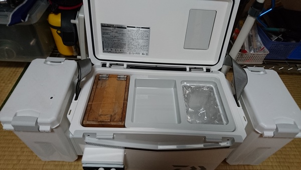 簡易版！釣り用小型クーラーボックスの改造～ダイワ『クールラインSU800X』編おやじちゃれんじ