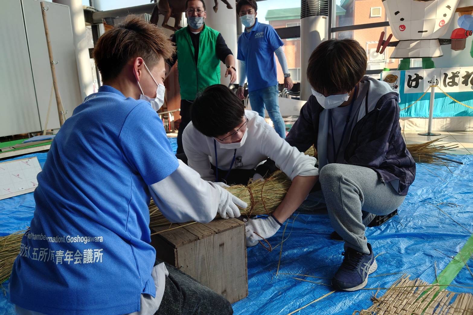 Feel Fine! : 五所川原駅向かいの弘南バス五所川原駅前バスターミナルでバスを待ちます