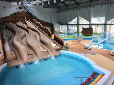 大串貝塚ふれあい公園プール - YouTube