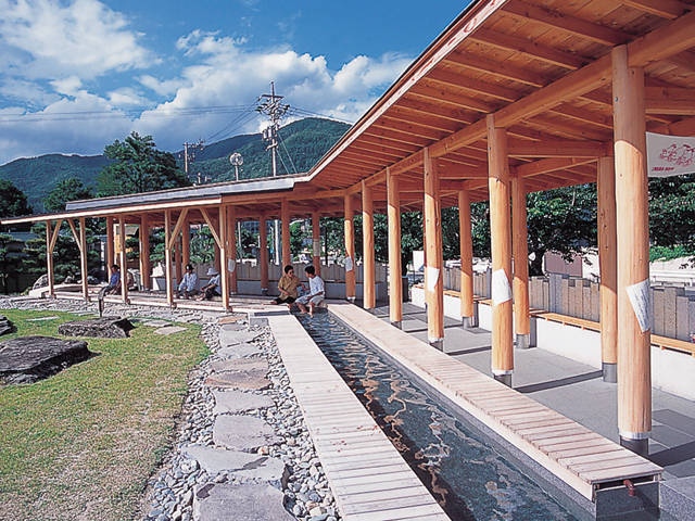 諏訪湖周辺オススメの絶景足湯3選！, ⁡, 諏訪湖の周りには無料で入れる足湯が沢山！, 今回はその中でも絶景の足湯を3つご紹介, ⁡,ドライブやレンタサイクルで回ってみてね♪,