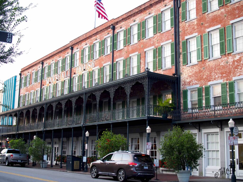 サバナ旅行 アメリカ南部ジョージア州の緑溢れる美しい港街の魅力と楽しみ方 -