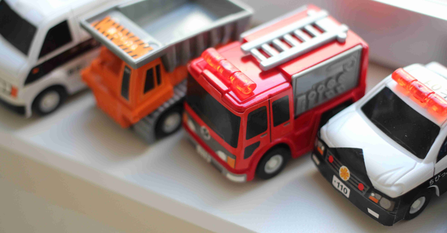 子どもも大喜び！100均で買える車のおもちゃが大活躍！パトカーから清掃車までいろいろあるよ - 新潟散財