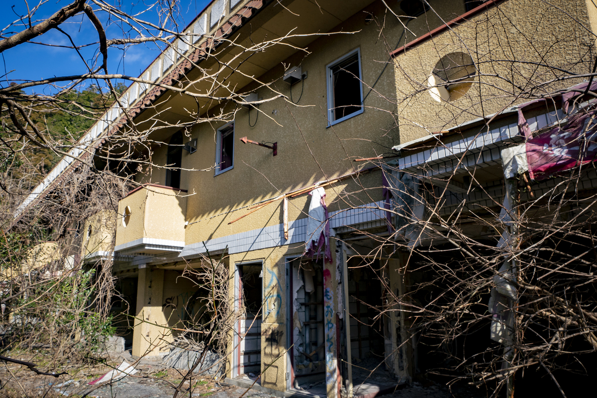 閲覧注意 関東最恐心霊スポットの『ホテル活魚』で撮れてはイケないモノが・。撮影続行不可能？！後編 -