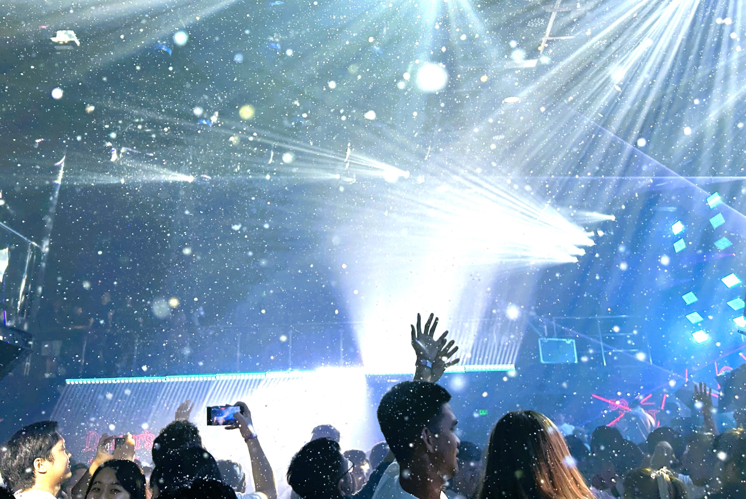 セブ島の人気クラブおすすめ7選！夜遊び初心者も安心のナイトライフ 2025年最新版セブセレクトツアーズマガジン