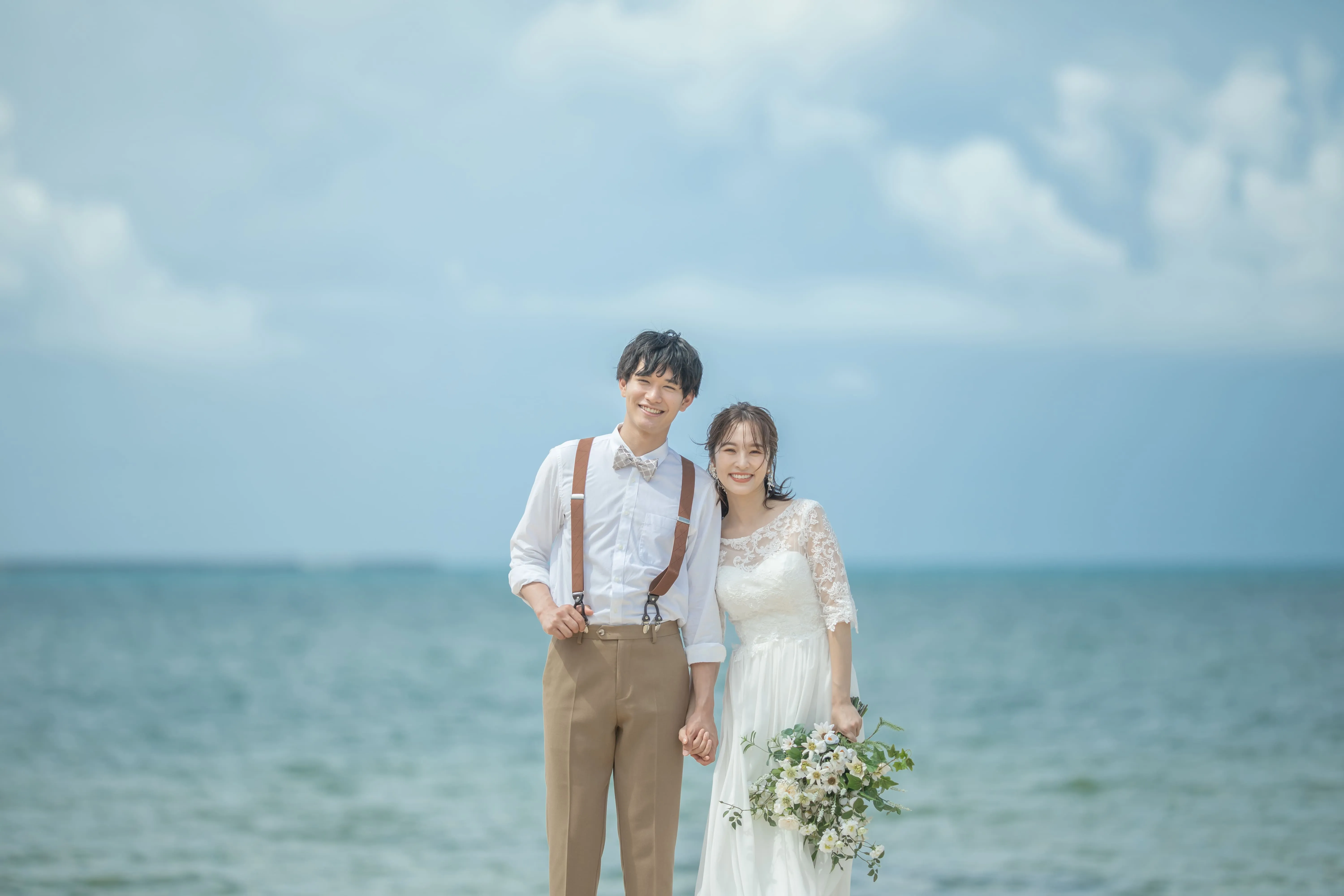 ハワイ ビーチフォト 撮影前または撮影後のエステやサロン～撮影ビーチ間のリムジン送迎付き プリンセス・ビーチフォトパッケージ 撮影・衣装・メイクハワイ