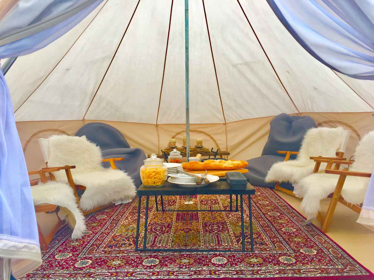 ホットカーペットでぬくぬく冬キャンプ！おすすめ11選＆電気毛布との比較CAMP HACK キャンプハック