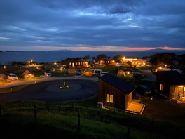 神奈川のキャンプ場おすすめ18選！無料スポットや穴場も網羅横浜のキャンピングカーレンタル・EAST WOOD CAMP