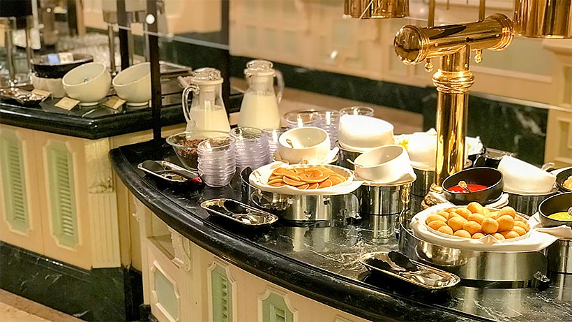 公式 ディズニーホテルキャストのお仕事をご紹介♪～東京ディズニーランドホテル「シャーウッドガーデン・レストラン」編～東京ディズニーリゾート・ブログ東京ディズニーリゾート