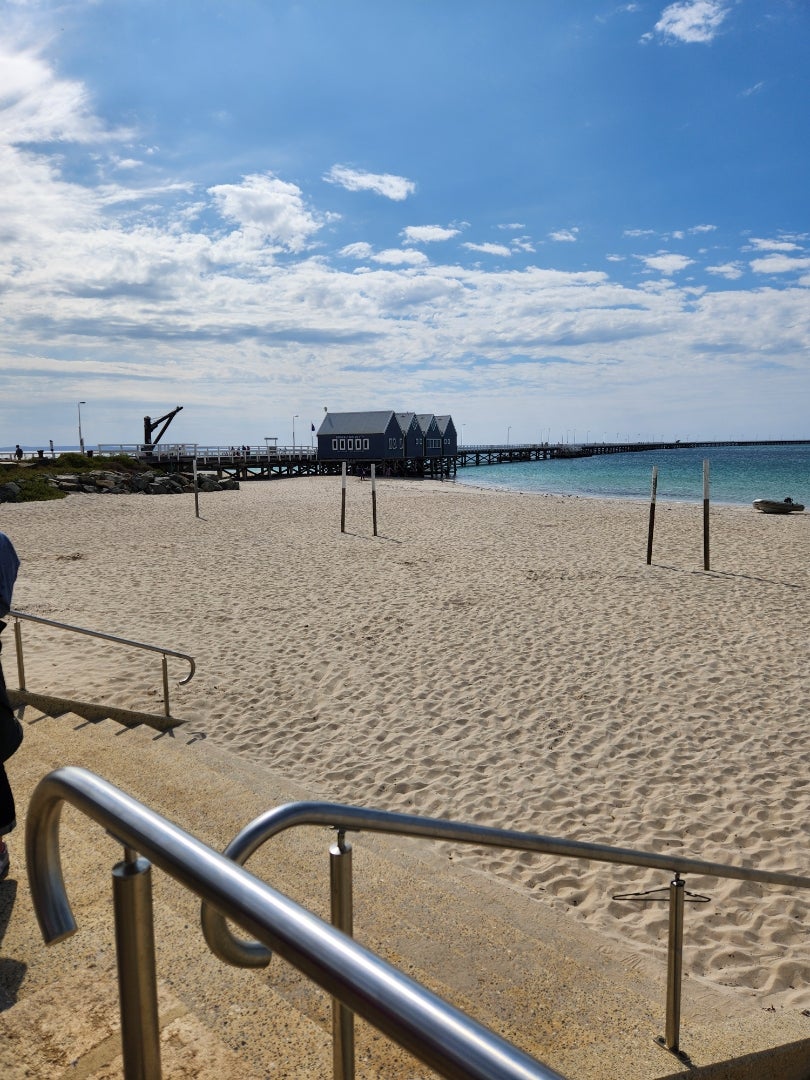 パース観光 バッセルトン桟橋で海の上を散歩している気分に！なにする