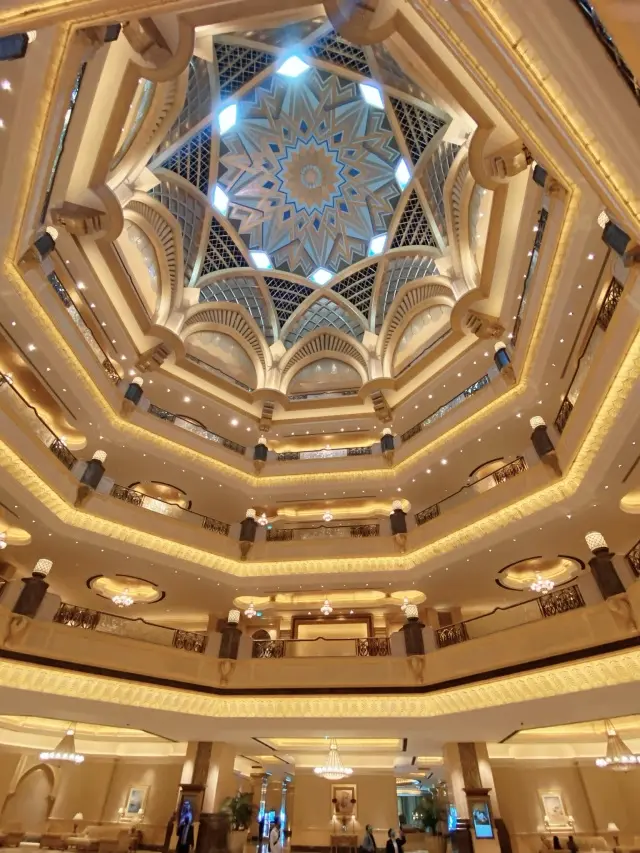 エミレーツ パレス マンダリン オリエンタル: アブダビの優雅さの象徴ケンズリ