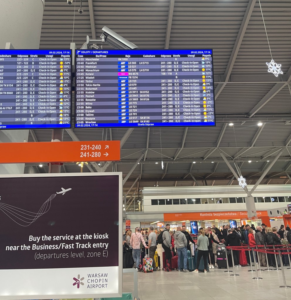 ワルシャワ・フレデリック・ショパン空港、どんな空港？就航都市、フライト情報など、利用者ガイドFlyTeam フライチーム