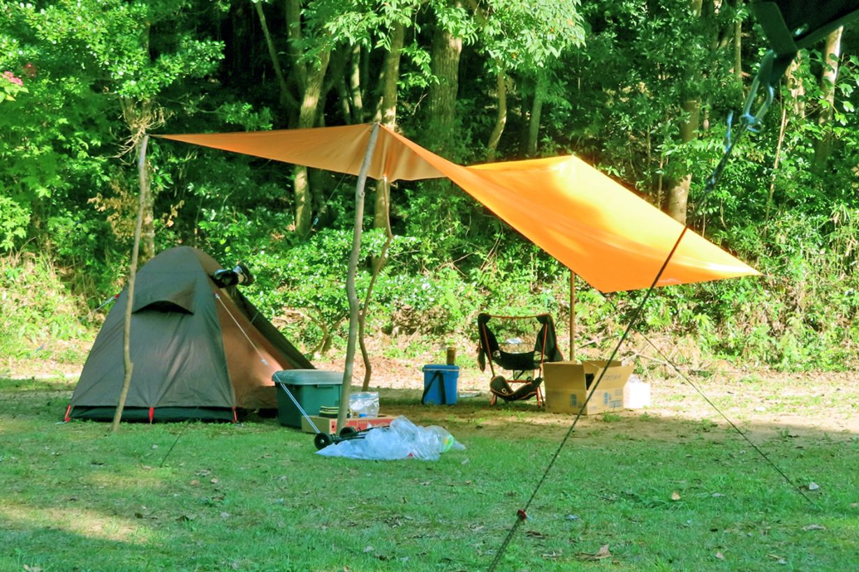 ソロキャンプ向けタープおすすめ10選！1人でできるタープの張り方は？ - 工具男子新聞