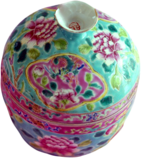 カラフルで繊細 シンガポールの伝統アイテム”プラナカン雑貨”店6選るるぶ&more