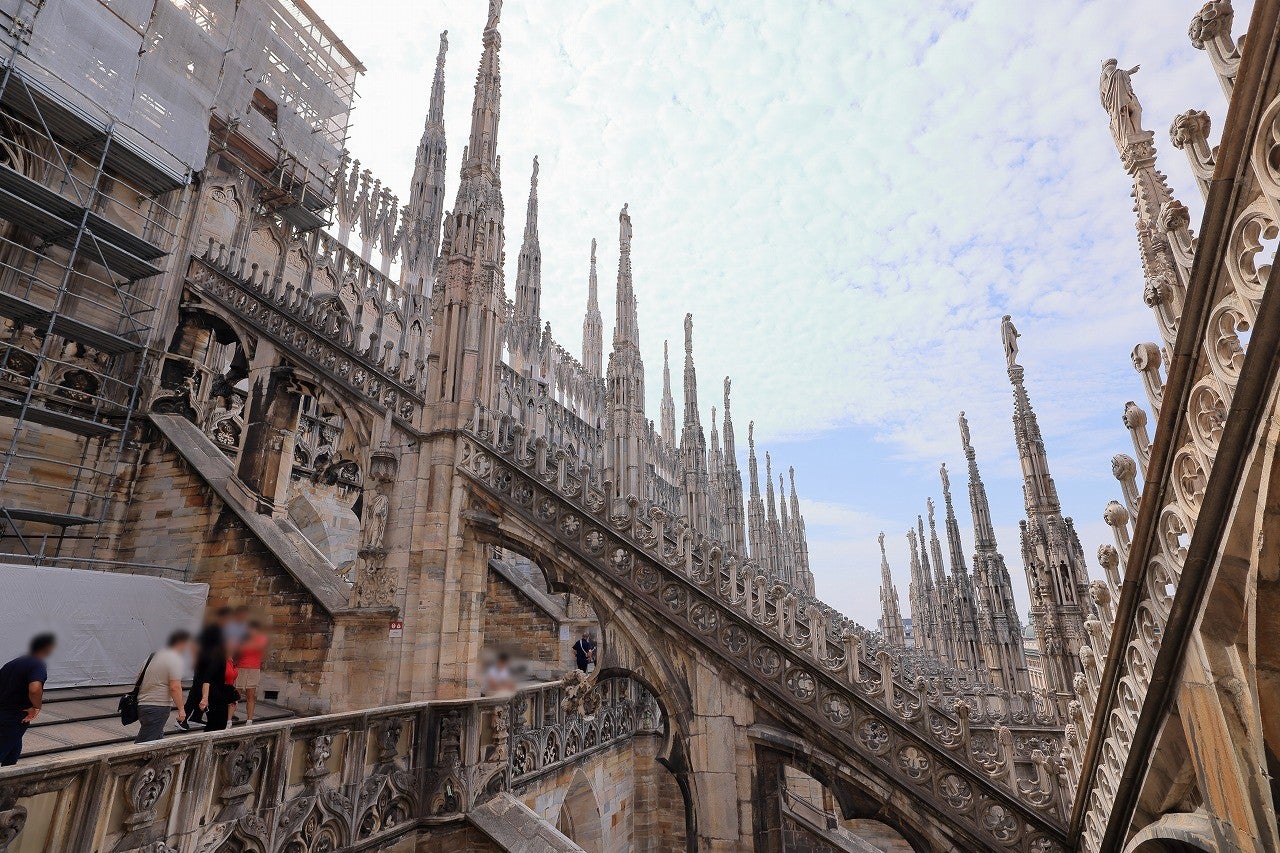 ミラノのドゥオモに行ったら絶対テラス 屋根の上 にも登って！ - 晴れ女のわがままジャーニー