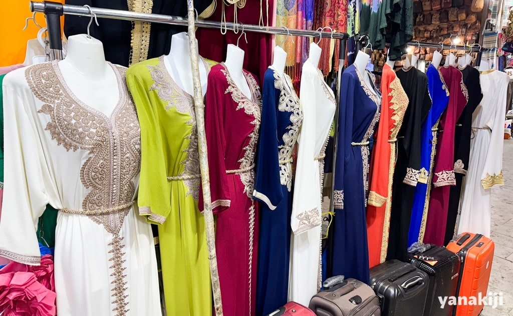 カフタンとは。意味や特徴をイラスト付きで説明