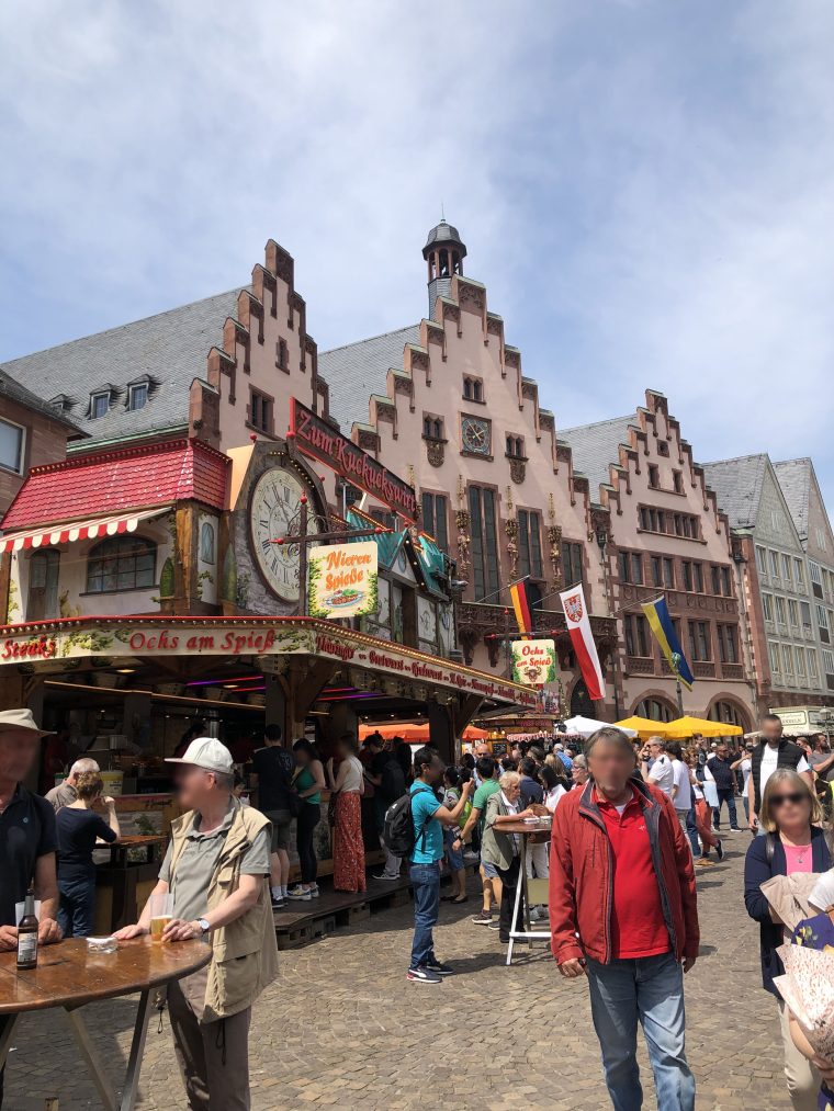 人で賑わうエディンバラ イギリス の街並みの無料の写真素材 - ID.15583フリー素材