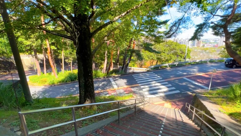 階段巡りブログ: 「耳をすませば」聖地聖蹟桜ヶ丘階段の謎