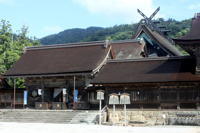 出雲大社に代表される「大社造」の秘密 – 出雲スタイル