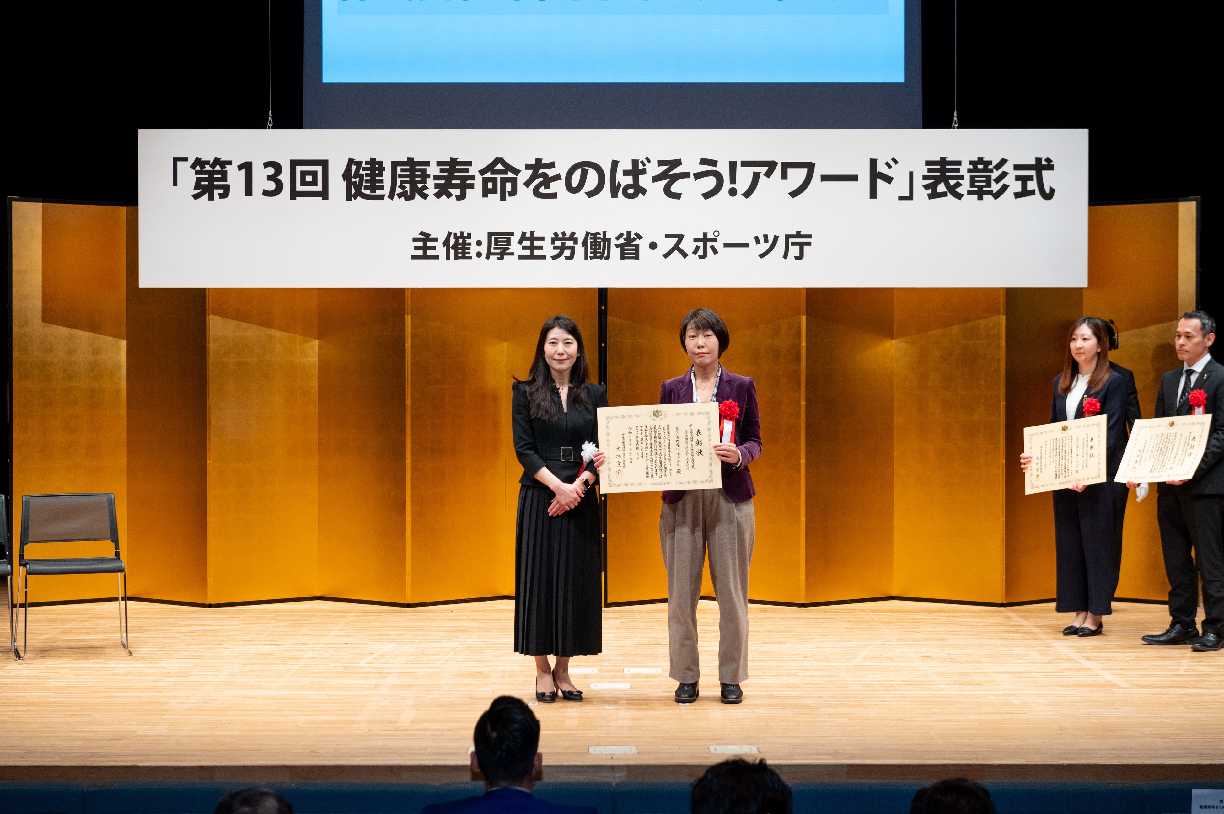 無修正】バイト仲間に輪姦されたjkのガチ事件 個人撮影されていた吉野家レイプ事件の証拠映像 | クレイジーレイプ |