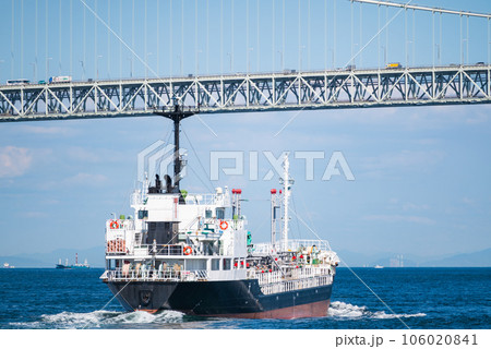 神戸新聞NEXT連載・特集話題明石海峡大橋の開通で、一時は「原付の孤島」だった淡路島 バイク積載可能になった高速船に乗ってきた