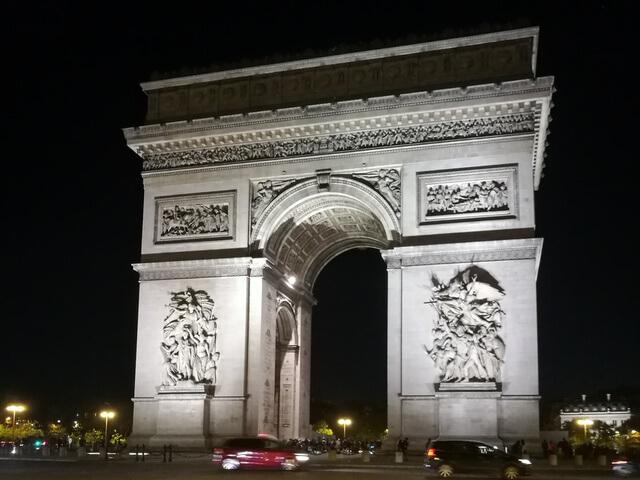 パリのサンドニ門とエトワール凱旋門 Arc de triomphe-