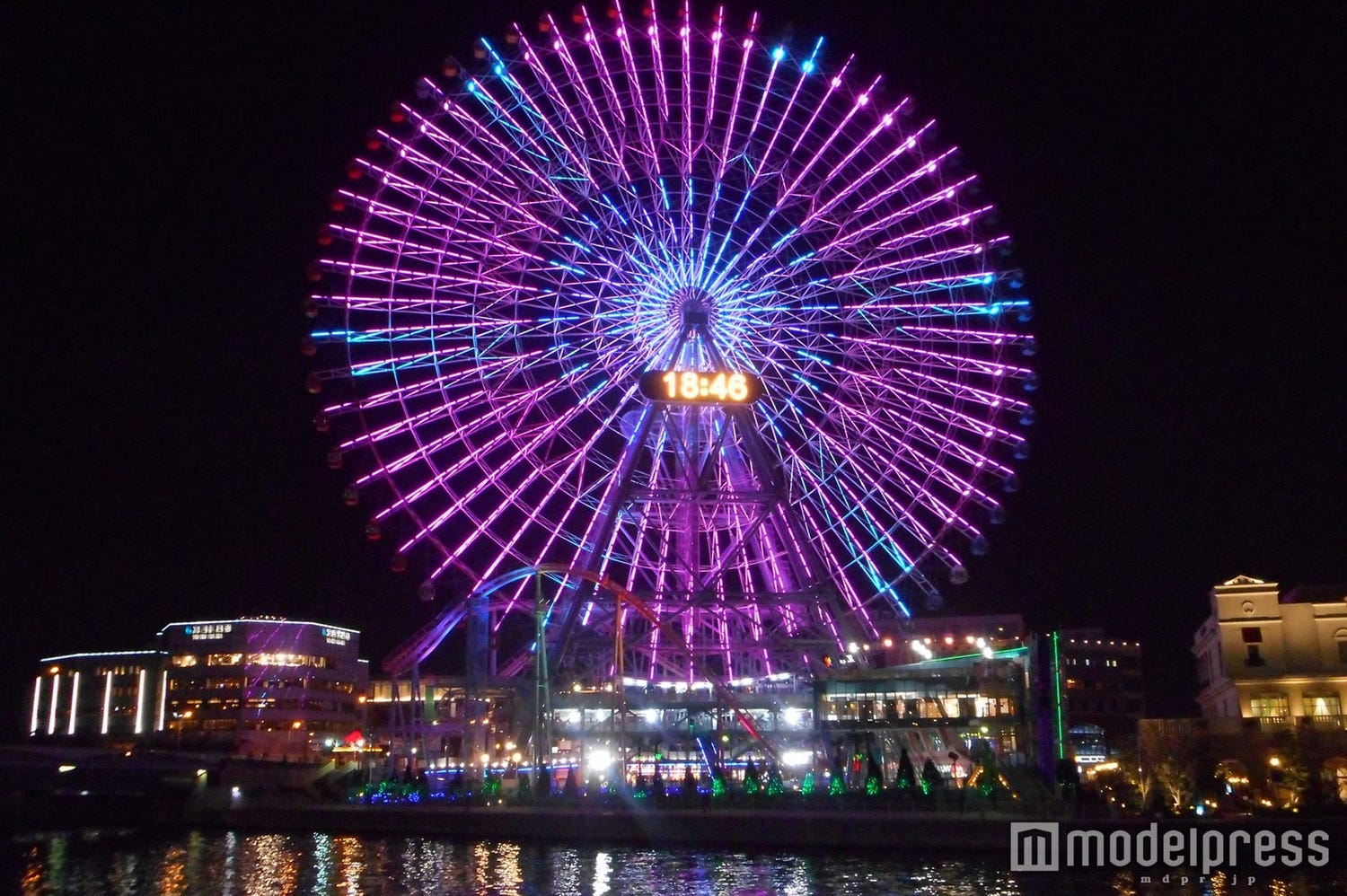 夜のイルミネーションが綺麗な、横浜の観覧車「コスモクロック21」 - 時遊zine