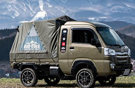 タレントの松本明子さんが軽キャンピングカーのレンタカー屋さんに！外国人観光客にも人気の「軽キャン車中泊」 - カエライフ