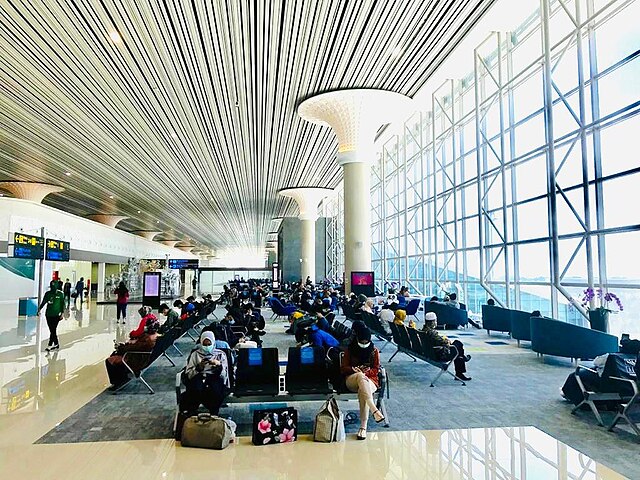 インドネシア ジャワ島の秘境で魅惑の「千の滝」を観に行こう。おしるこトラベル