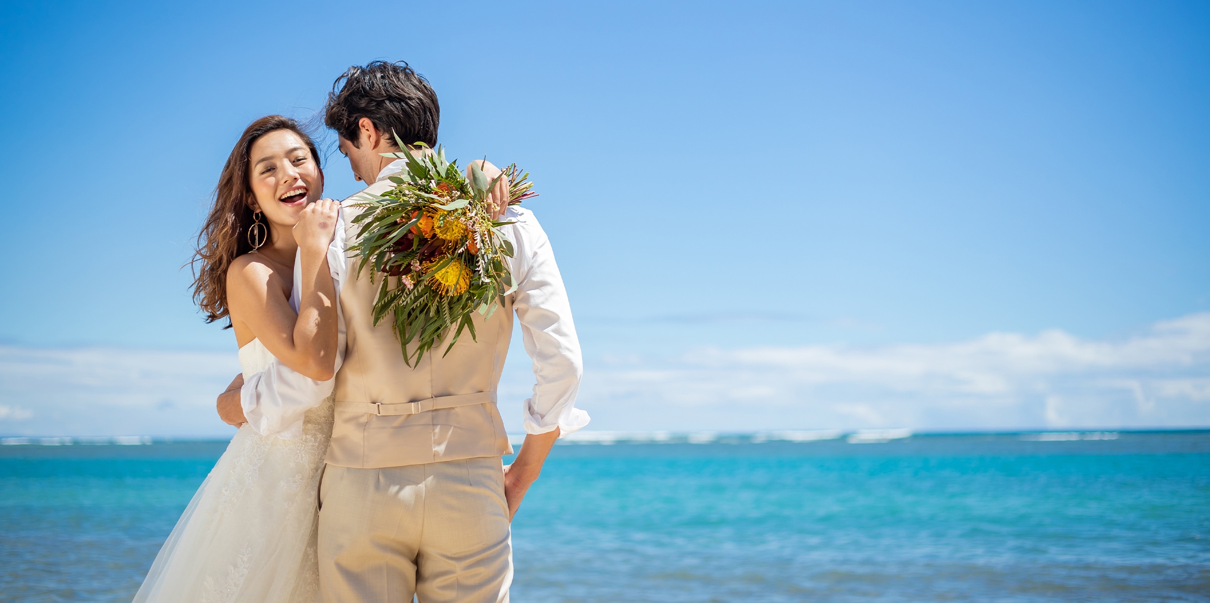 ハワイでガーデンフォトウェディング -ムームーレインボー -ムームーレインボ