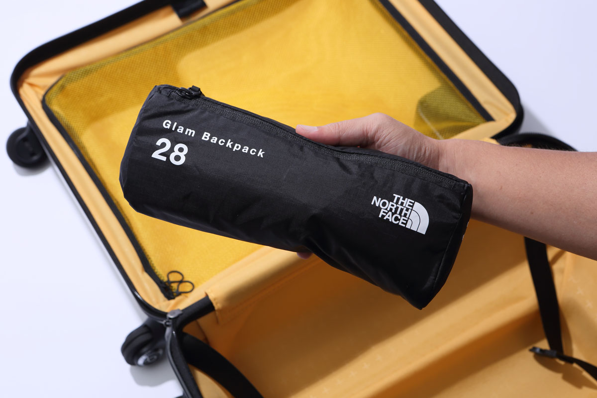 エコバッグと小ぶりなバッグを素敵に併せ使い！組み合わせコーデ術キナリノ