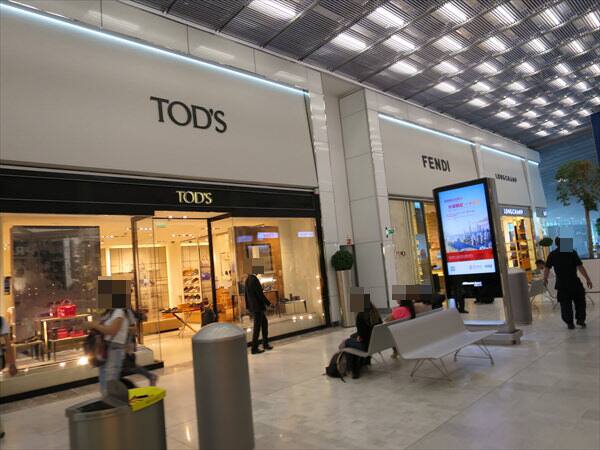 パリ＝シャルル・ド・ゴール空港』の免税店とオススメの土産Noel's Travels