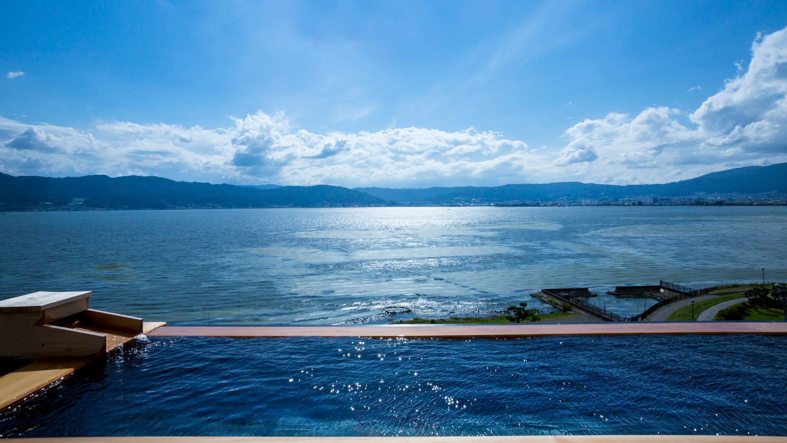 神奈川 箱根の憧れ温泉宿10選。露天風呂付き客室や絶景インフィニティ風呂へことりっぷ