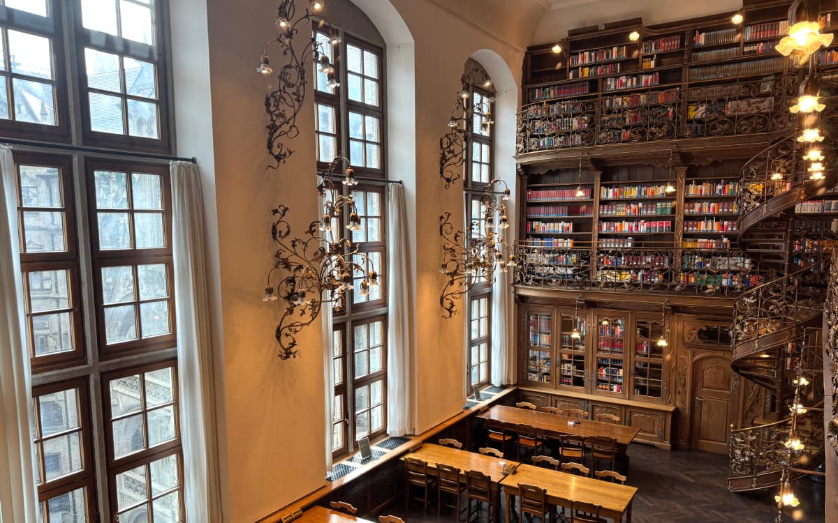 ドイツ旅行③ ミュンヘン、新市庁舎展望台と観光と美味しかった白ソーセージ - fiineytoeigo