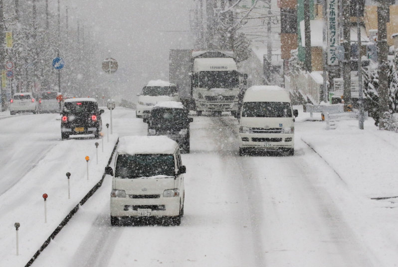 屋根に積もる雪の重さを知っていますか？ | 名古屋市、東海市、大府市で屋根修理・リフォームなら街の屋根やさん